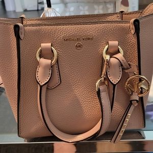Valerie Small Pebbled Michael Kors Bag in Blush